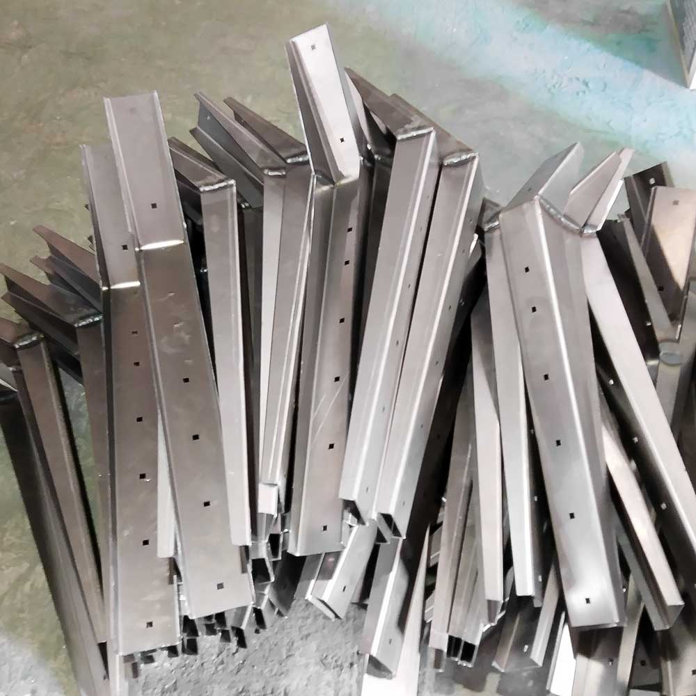 Кронштейны для монтажа охранных ограждений — на установке лазерной резки