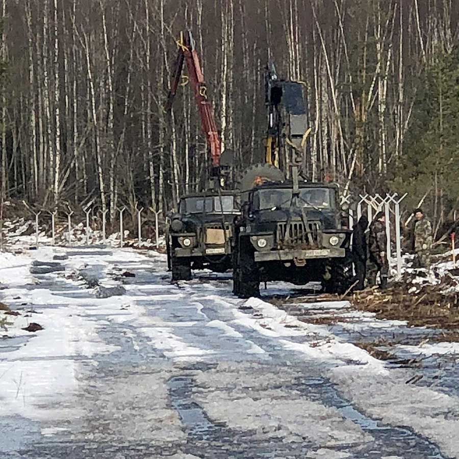 Монтаж заграждений в сложных условиях