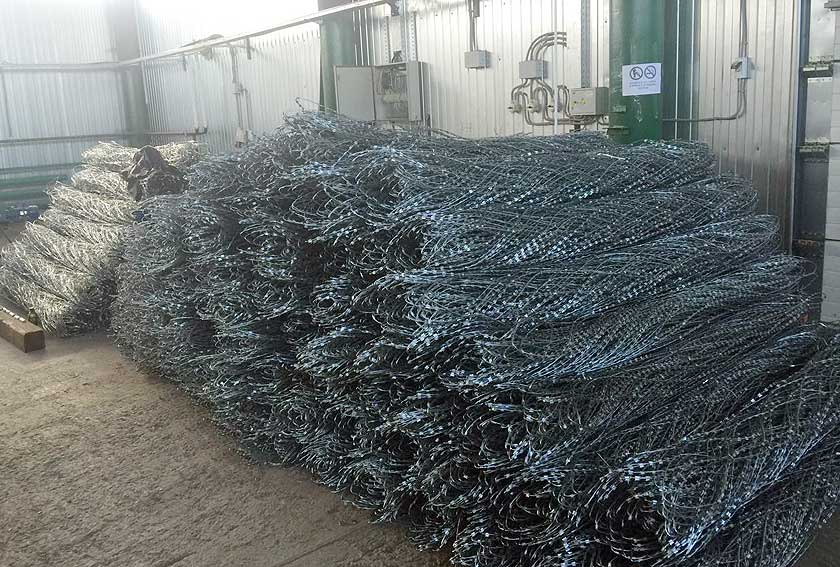 ПКЛЗ (плоское колючее ленточное заграждение) на складе