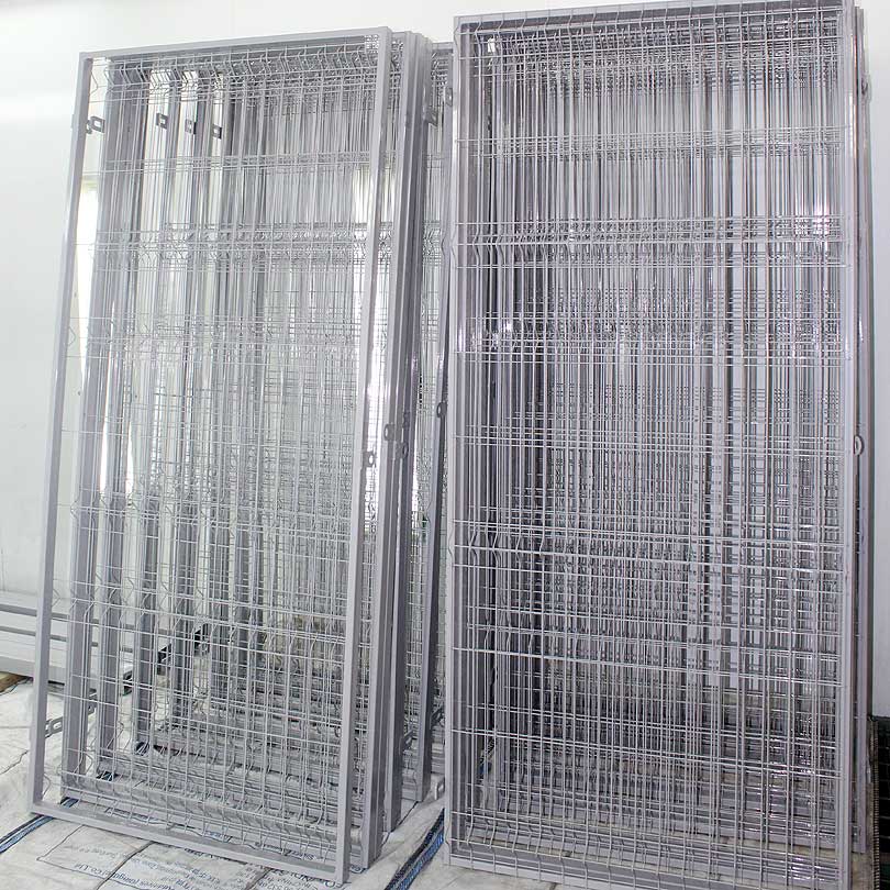 Востребованная услуга — порошковая окраска столбов и калиток