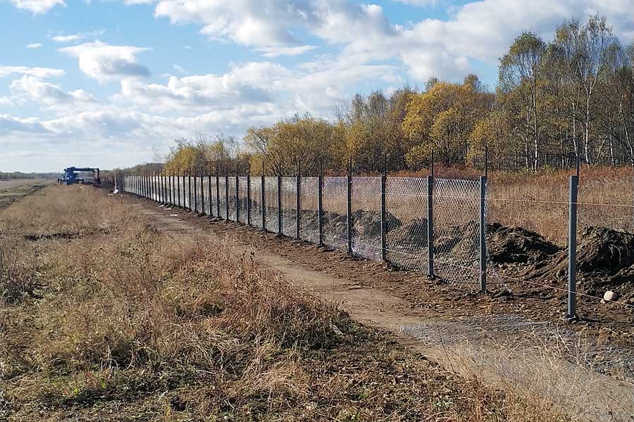 Выполнено ограждение аэродромных площадок на Сахалине