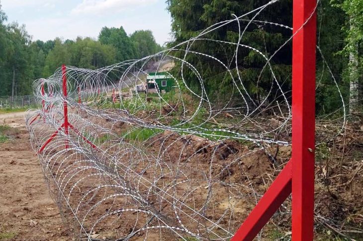 Быстроустанавливаемое противопехотное заграждение