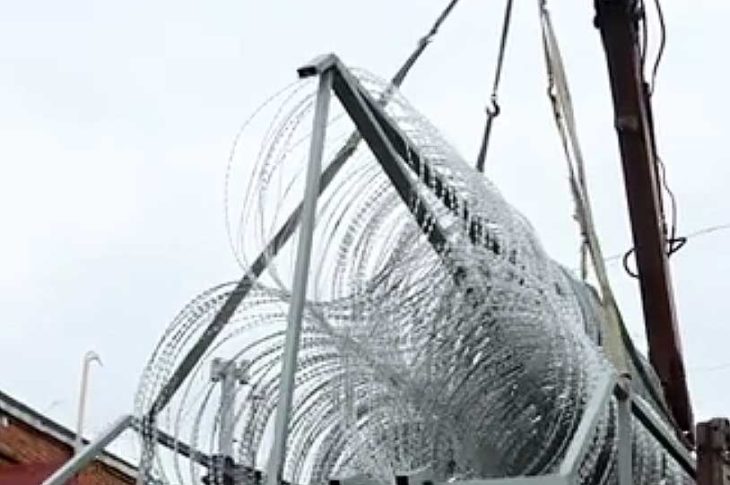 Мобильное быстроразворачиваемое заграждение МБЗ противопехотное