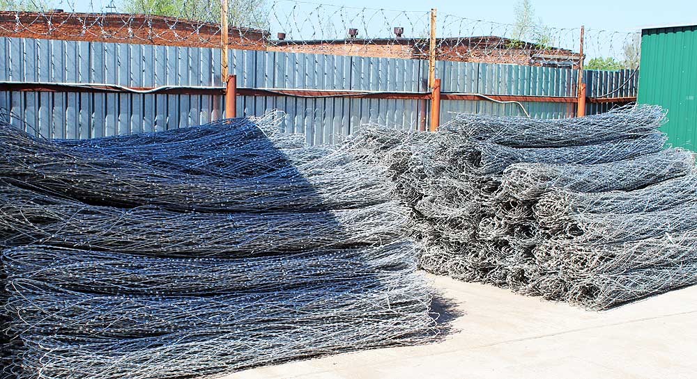 Плоское колючее сетчатое заграждение ПКЛЗ