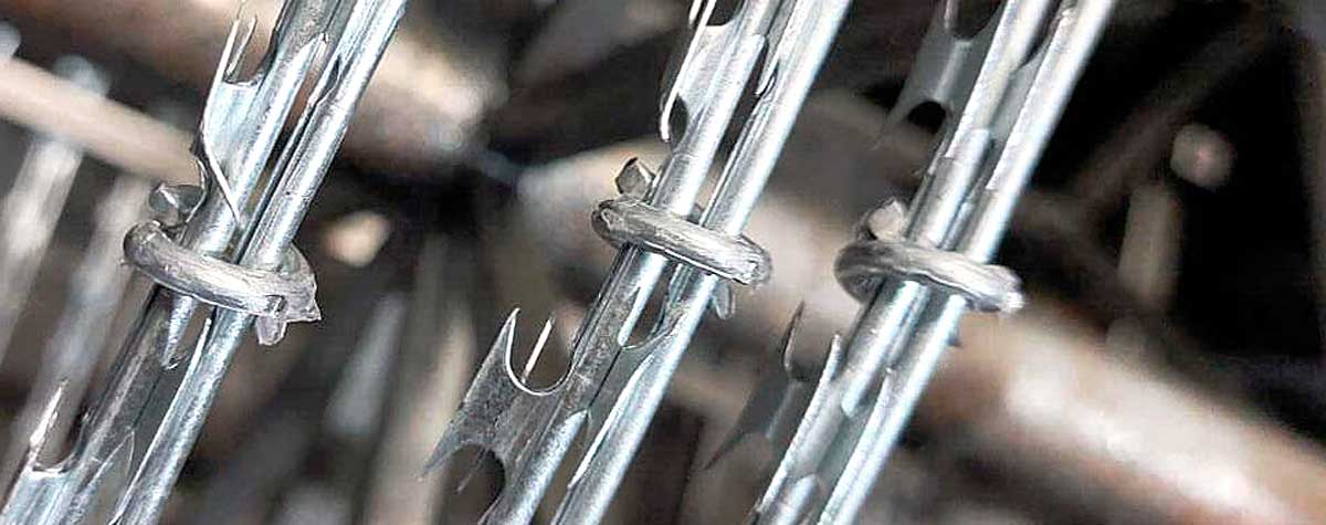 Скобы и клепки для производства охранных ограждений