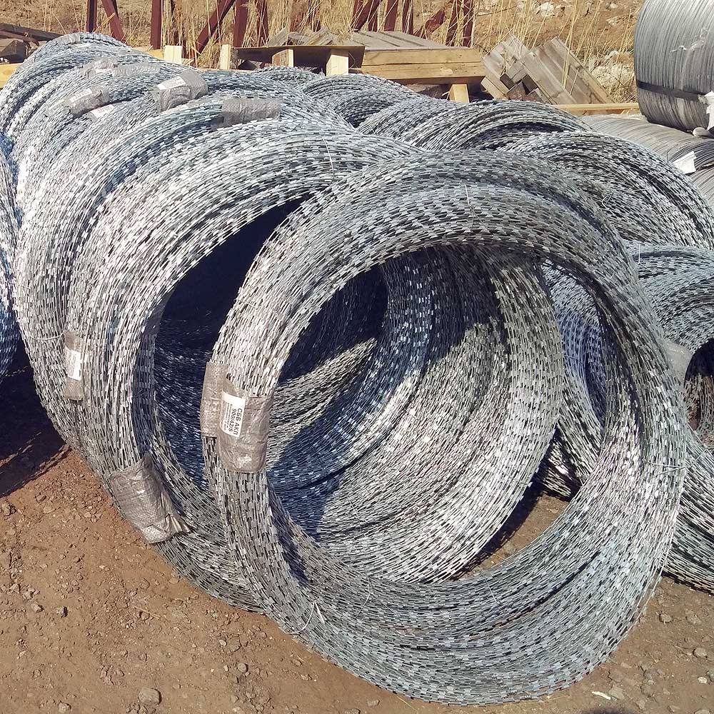 Спиральный барьер безопасности СББ АКЛ 900/42/5